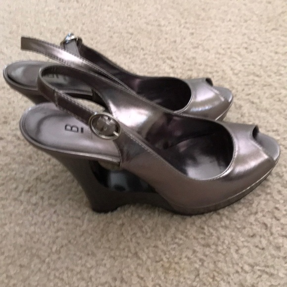 Shoes - Picture 2 of 4